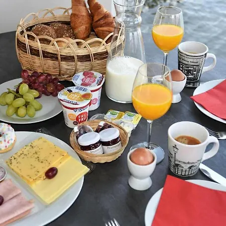 House Boat Martinique 5* Maastricht