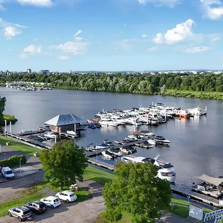 House Boat Martinique 5* Maastricht