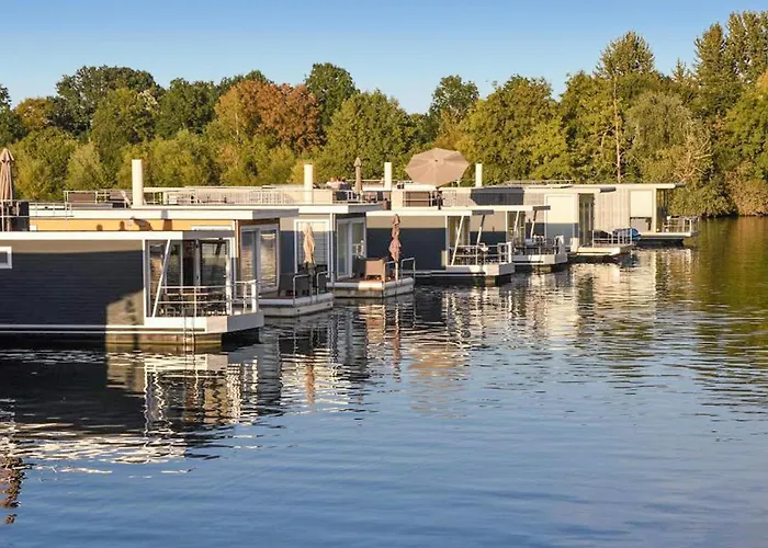 House Boat Martinique Maastricht