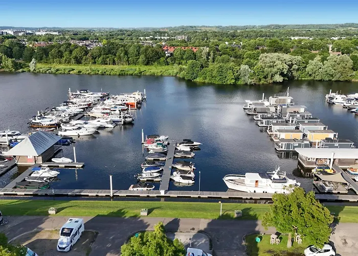 Hotel en barco House Boat Martinique Maastricht